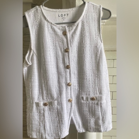 White lightweight button up vest - Picture 2 of 3